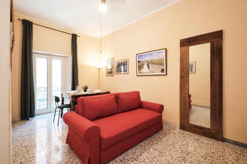 Colosseum 3 rooms & 4 bathrooms with garden, Rome (photo 6)