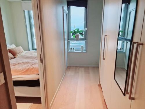 18th Flr Gem Oslo Views & Luxury - Tap to explore photos