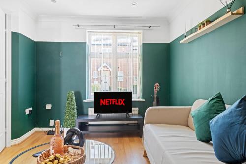 Sage 3BR property - Tap to explore photos