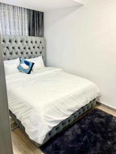 Stylish 1-Bedroom in Riverside