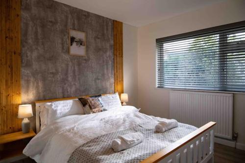 Hot Tub Cottage - Cross Lane in Wortley