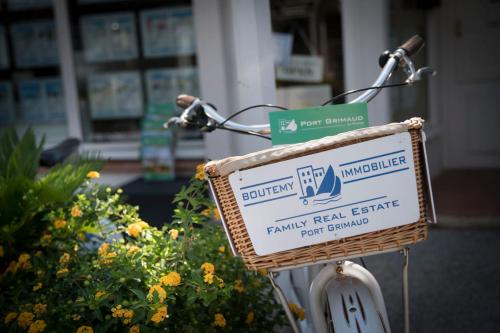 Renovated house with WIFI AC a large terrace and a mooring Renovated house with WIFI AC a large terrace and a mooring