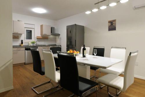 Apartment Nata - image 5