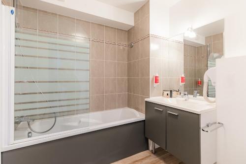 Appart’City Confort Vannes - image 3