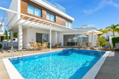 Villa Elite Blu by Ezoria Villas 1