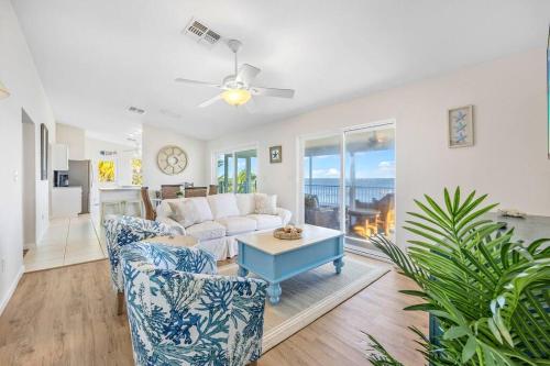 Direct RiverFront Paradise Home in Micco, USA