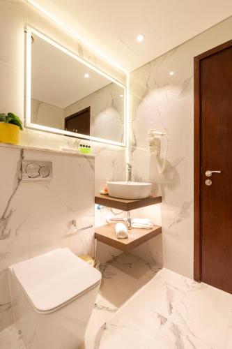Luxurious Apartment near Burj Khalifa & Dubai Mall, Dubaï (photo 8)