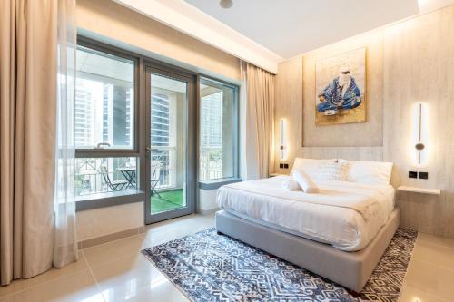 Luxurious Apartment next to Burj Khalifa and Dubai Mall - image 12