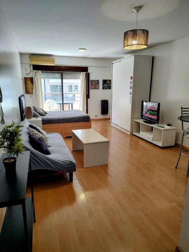 Monoambiente con piscina laundry y balcon en Palermo