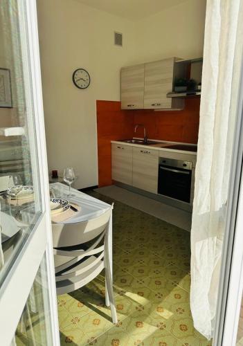 2 bedrooms, 5 beds