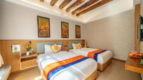 2 twin beds