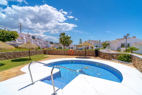 Three-Bedroom Apartment with Sea View image 7