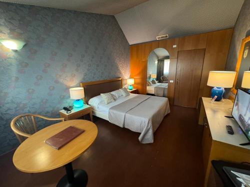 Hotel Motel Visconteo Room Type - Economy Double Room