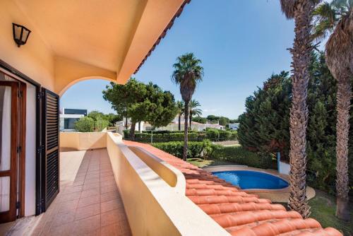 Located in an exclusive residential area of Vilamoura - image 5