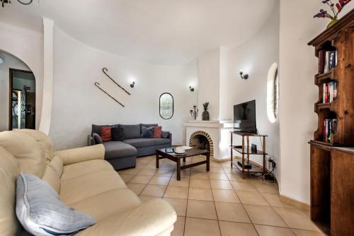 Located in an exclusive residential area of Vilamoura - image 4