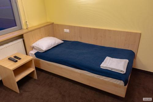 1 twin bed