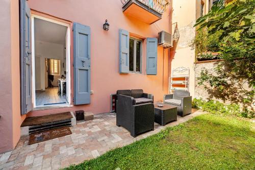 One-Bedroom Apartment image 9