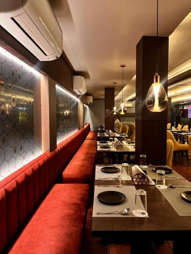 Restaurant, INDUS TIARA- A Corporate Boutique Hotel in Siliguri
