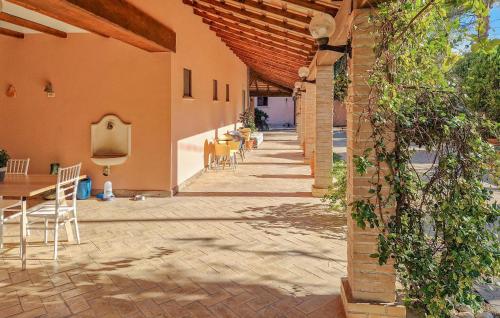 3 Bedroom Amazing Home In Moscufo