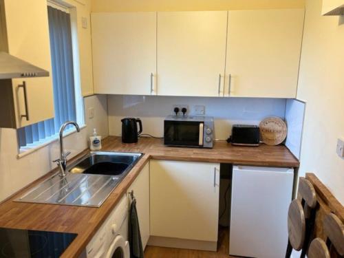 ห้องครัว, Modern apartment in Stenhousemuir in เอิร์ท