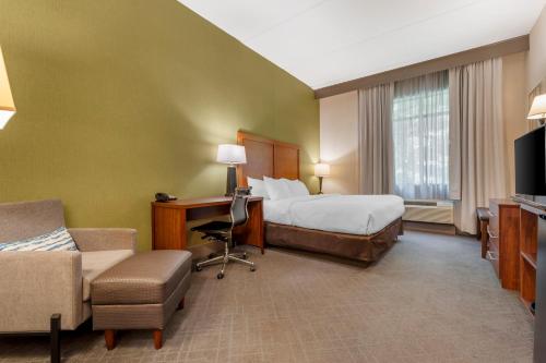 Comfort Inn & Suites - LaVale - Cumberland - image 2