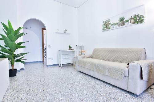 GuesHost - Casa Caramata Airy Apartment near the Sea, Salerno (foto 9)