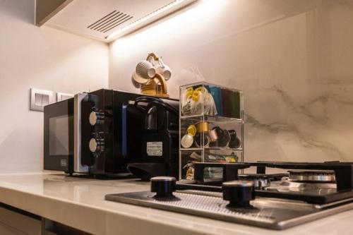 Brand New Studio Near Downtown Dubai, Dubai (photo 2)