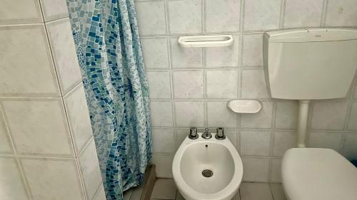 Trilocale con terrazzino a 30mt dal mare di Fano - F003