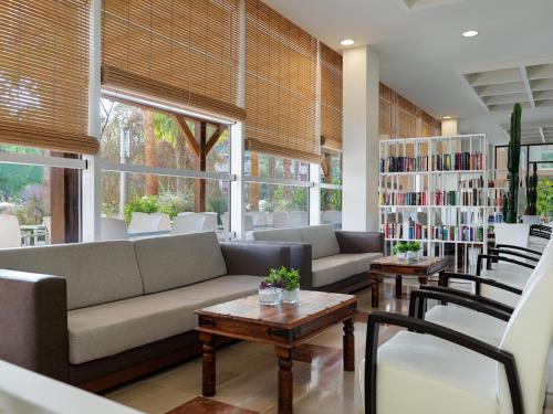 H10 Salauris Palace - image 10