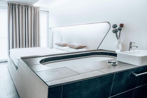 Double Room with Bath room in Hotel Q! Berlin