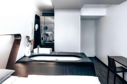 Double Room with Bath image 4