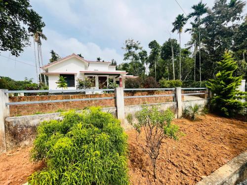 Kert, Nilaavu Homes - The Staycation at Wayanad in Varadoor