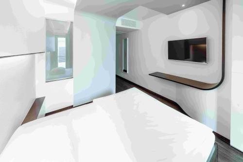 Single Room image 2