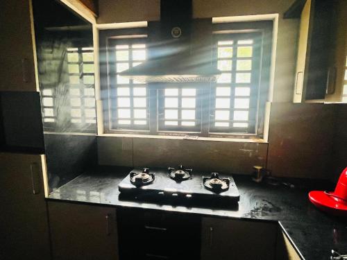 keuken, Nilaavu Homes - The Staycation at Wayanad in Varadoor