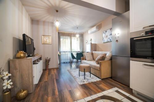 Bright Inn - Holiday & Business Apartment, София (фото 3)