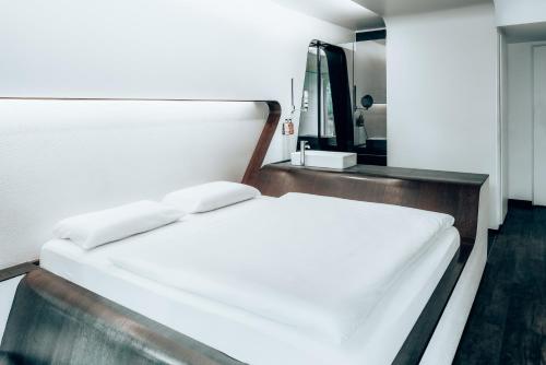 Double Room with Shower image 8
