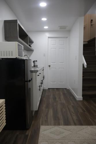 Cozy 2 Bedroom Basement Suite