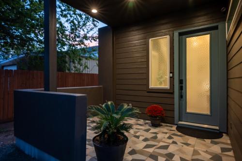 Bejárat, Luxury Houston Home, Spacious & Walkable Location near Beer Can House