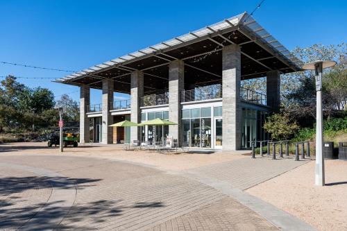 A környék, Luxury Houston Home, Spacious & Walkable Location near Buffalo Bayou Park