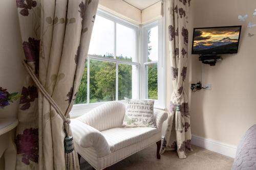 Afon Rhaiadr Country House - image 14