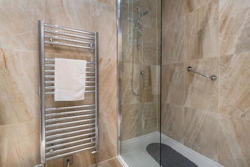 Afon Rhaiadr Country House - image 13