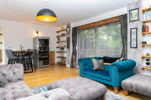 Luxury -Chelt Walking-2Bed-Long Stays-Parking - image 4