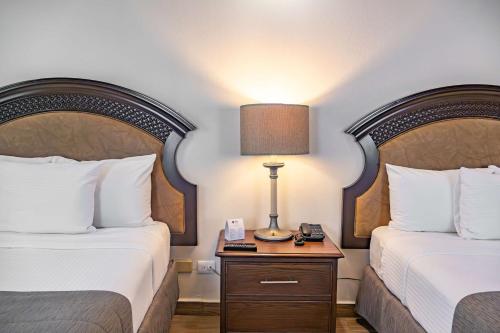 Superior Room with 2 Double Beds and Kitchenette - Non Smoking image 10