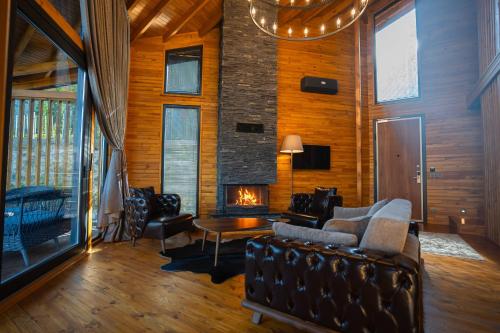 3 bedrooms, 4 beds