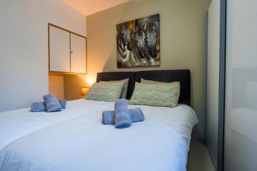 SH5A - Qawra 2 Bedroom Apartment in Prime Location 5