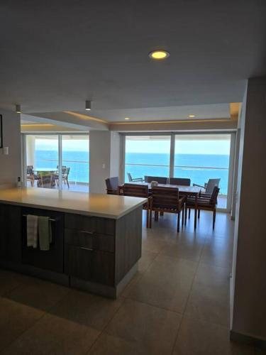Departamento en Harbor 171 con vista al mar in Puerto Vallarta, Mexico