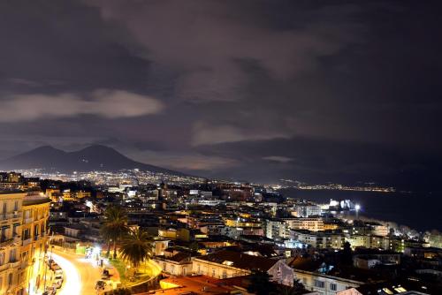 Parthenope Suite Rooms Vomero Vanvitelli a 2 min quartieri spagno via Toledo – Naples, CO
