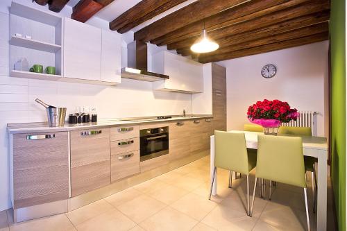 Good Wine Apartments 3
