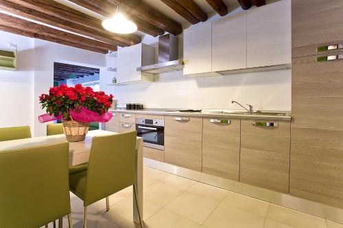 Good Wine Apartments 4