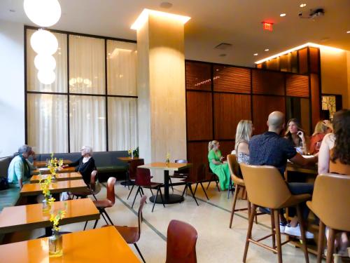 619423575 Fairlane Hotel Nashville, by Oliver